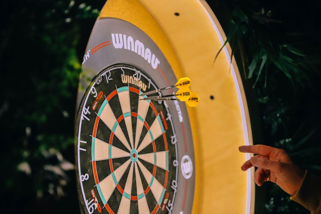 tech darts edinburgh king pins