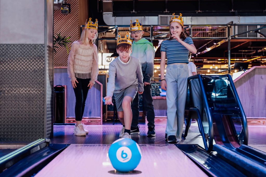 ten pin bowling leeds kids parties king pins